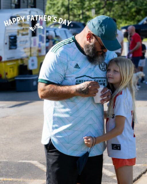 Happy Father’s Day from Holly Springs Town Center! 💙

We’re celebrating all the dads and father figures who keep us laughing year-round. Got a favorite dad joke? Drop it in the comments below! 👇
.
.
.
#FathersDay #HappyFathersDay #DadJokes #HollySpringsTownCenter